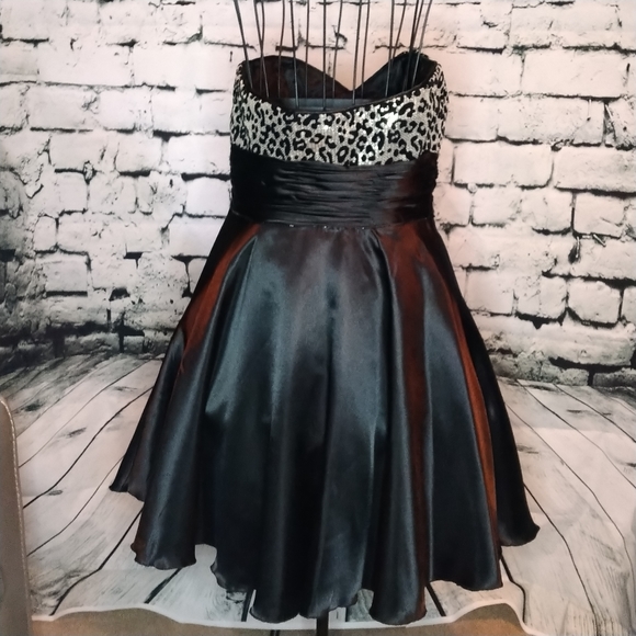 Glitz! Dress - Picture 5 of 7